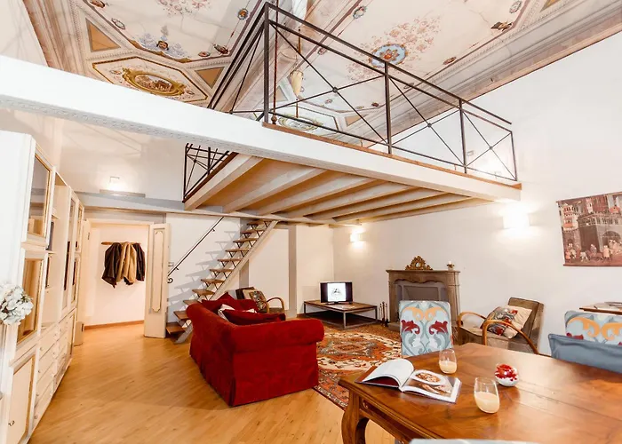 Elegant Loft Serragli